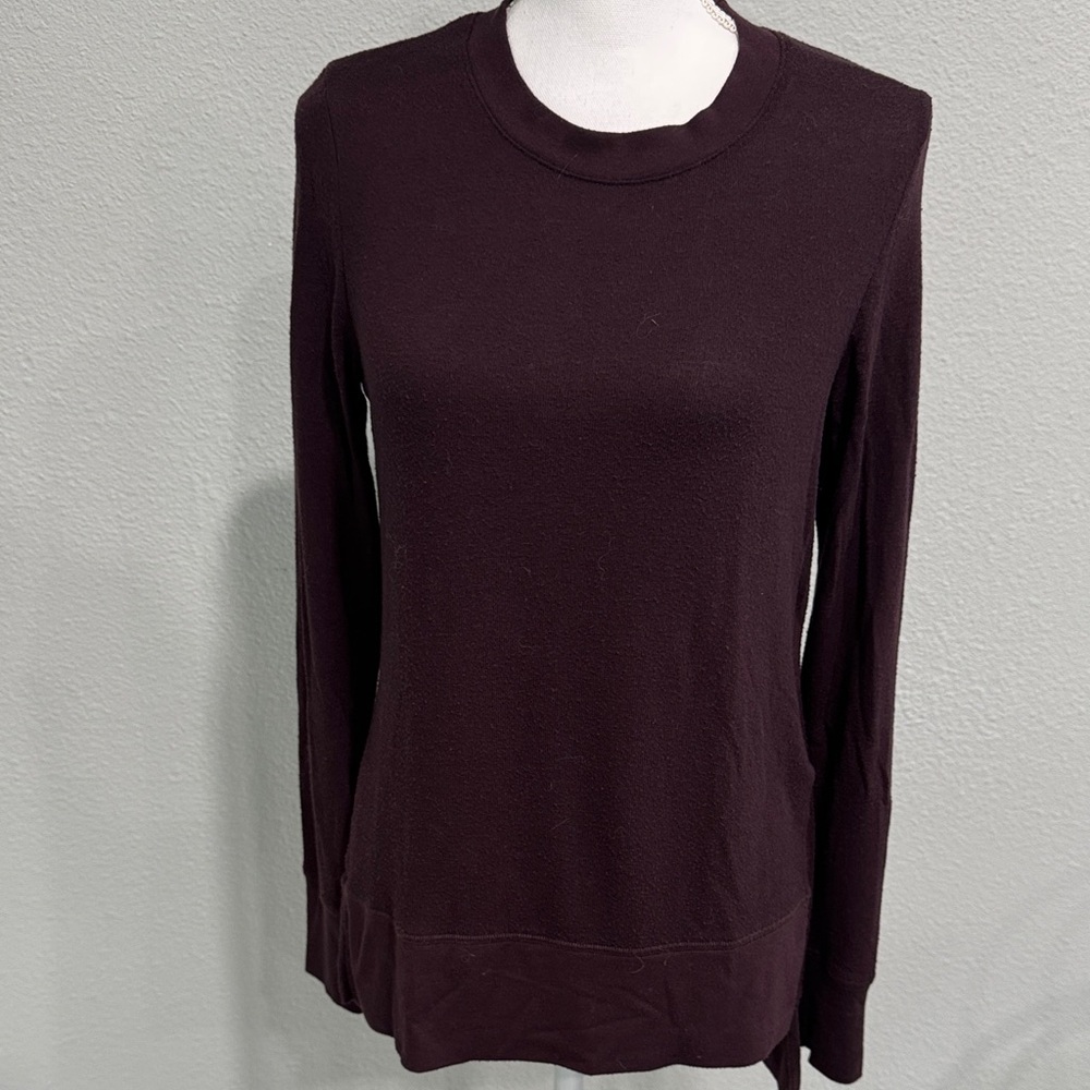 ALO Yoga Long-Sleeve Crewneck Top - Plum
